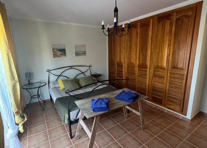 La Casa Del Olivo En Montserrat -